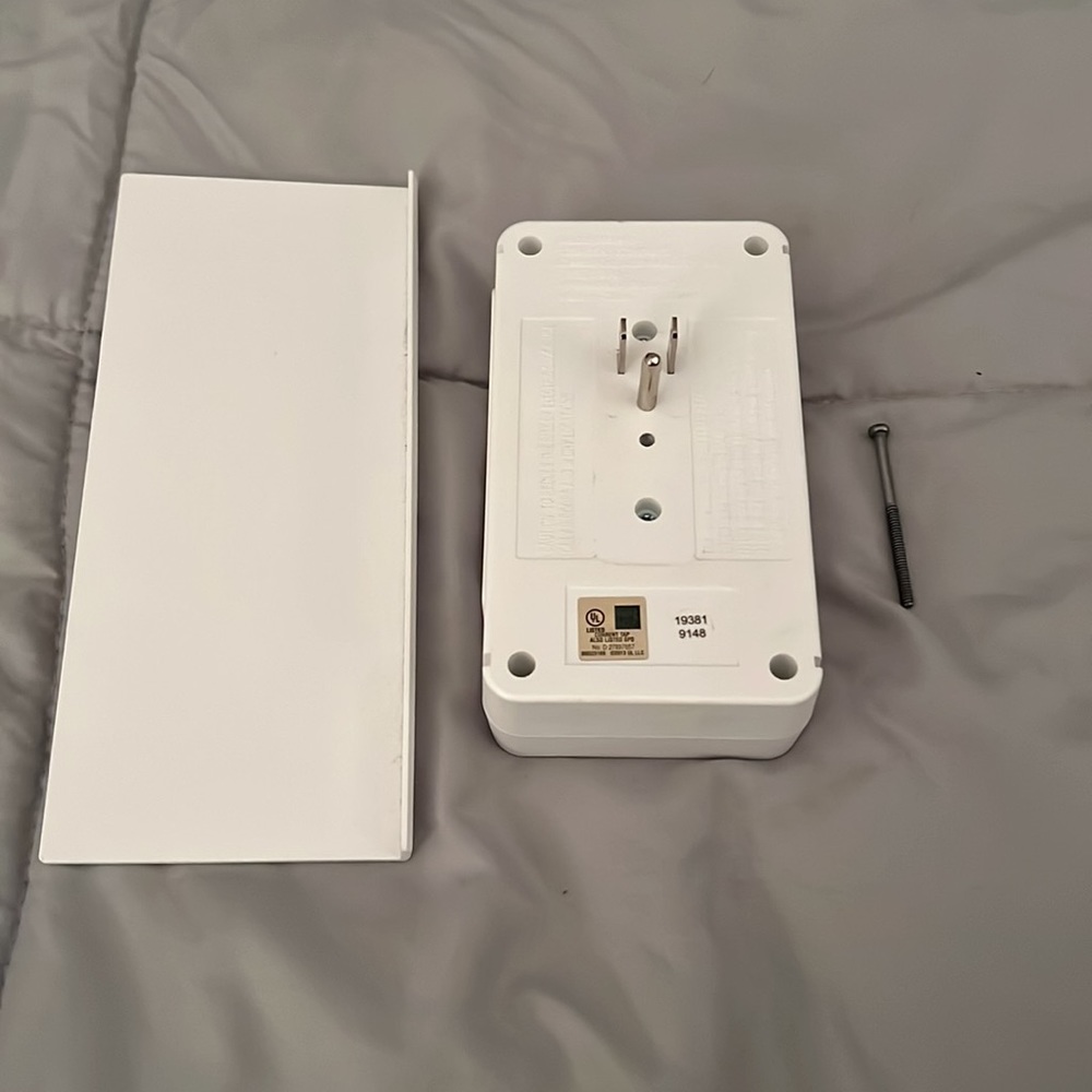 Socket Shelf 8-Port Surge Protector - Picture 11 of 12